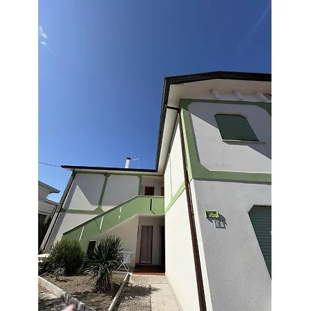Small House With Balcony Apartment Rosolina Mare