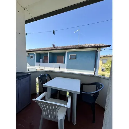 Small House With Balcony Διαμέρισμα *
